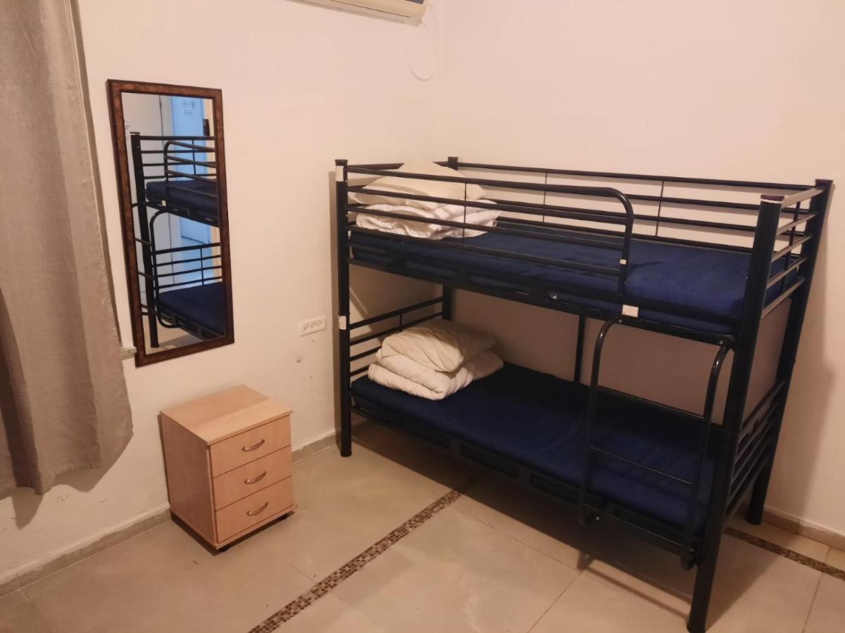Bu93 Hostel *