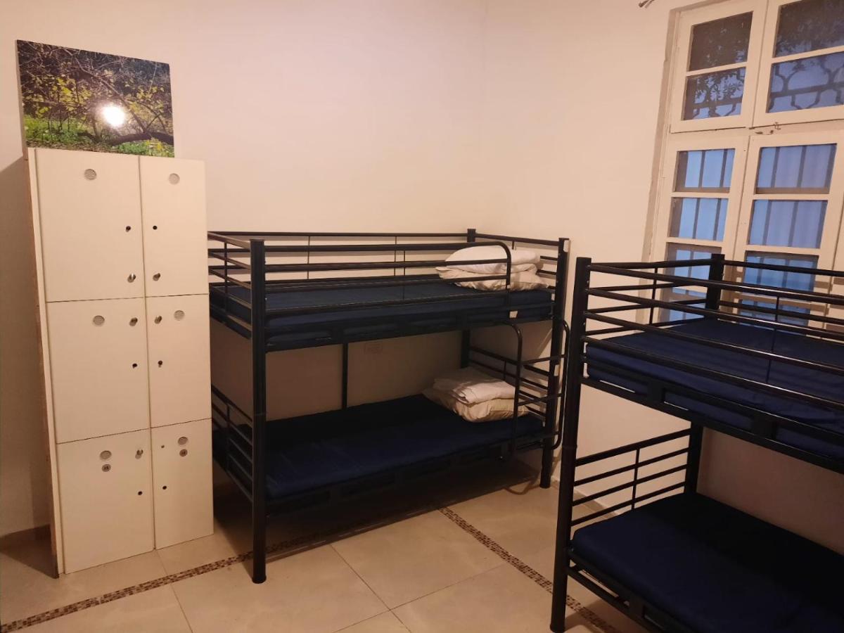 Bu93 Hostel *
