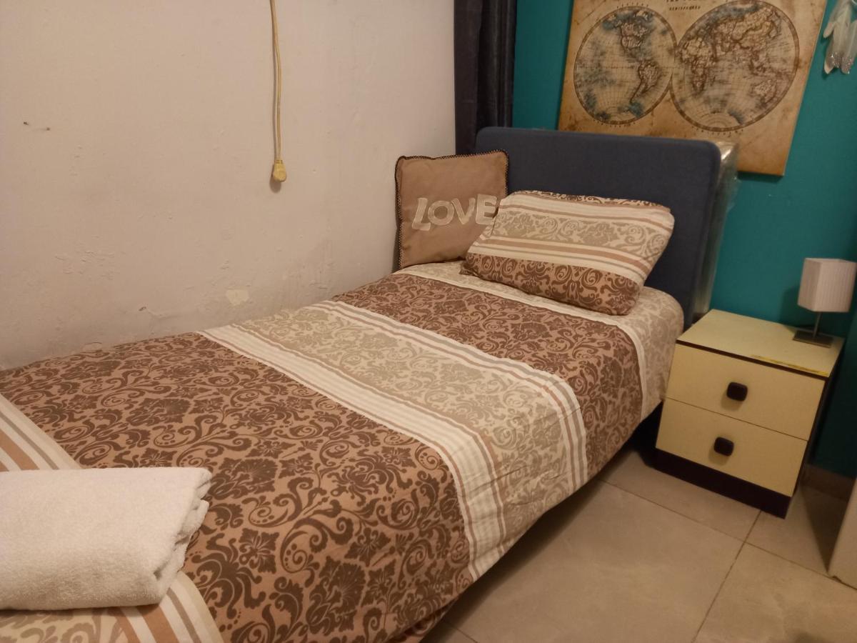 Bu93 Hostel *