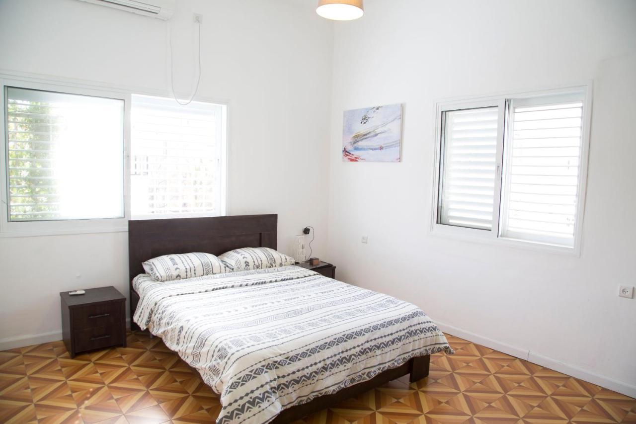 Bu93 Hostel *